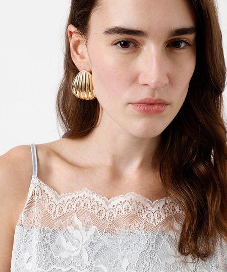 brinco concha canelado dourado UNICO brinco concha canelado dourado UNICO