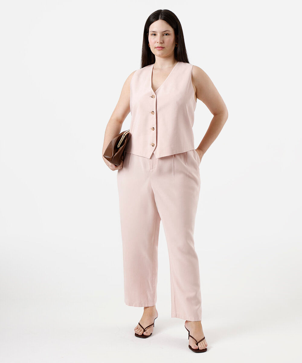 calça reta feminina de alfaiataria com viscose e pregas plus size rosa
