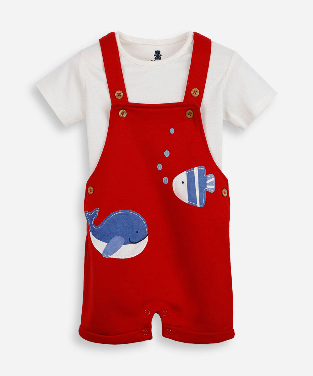 jardineira infantil com algodão bordada vermelha