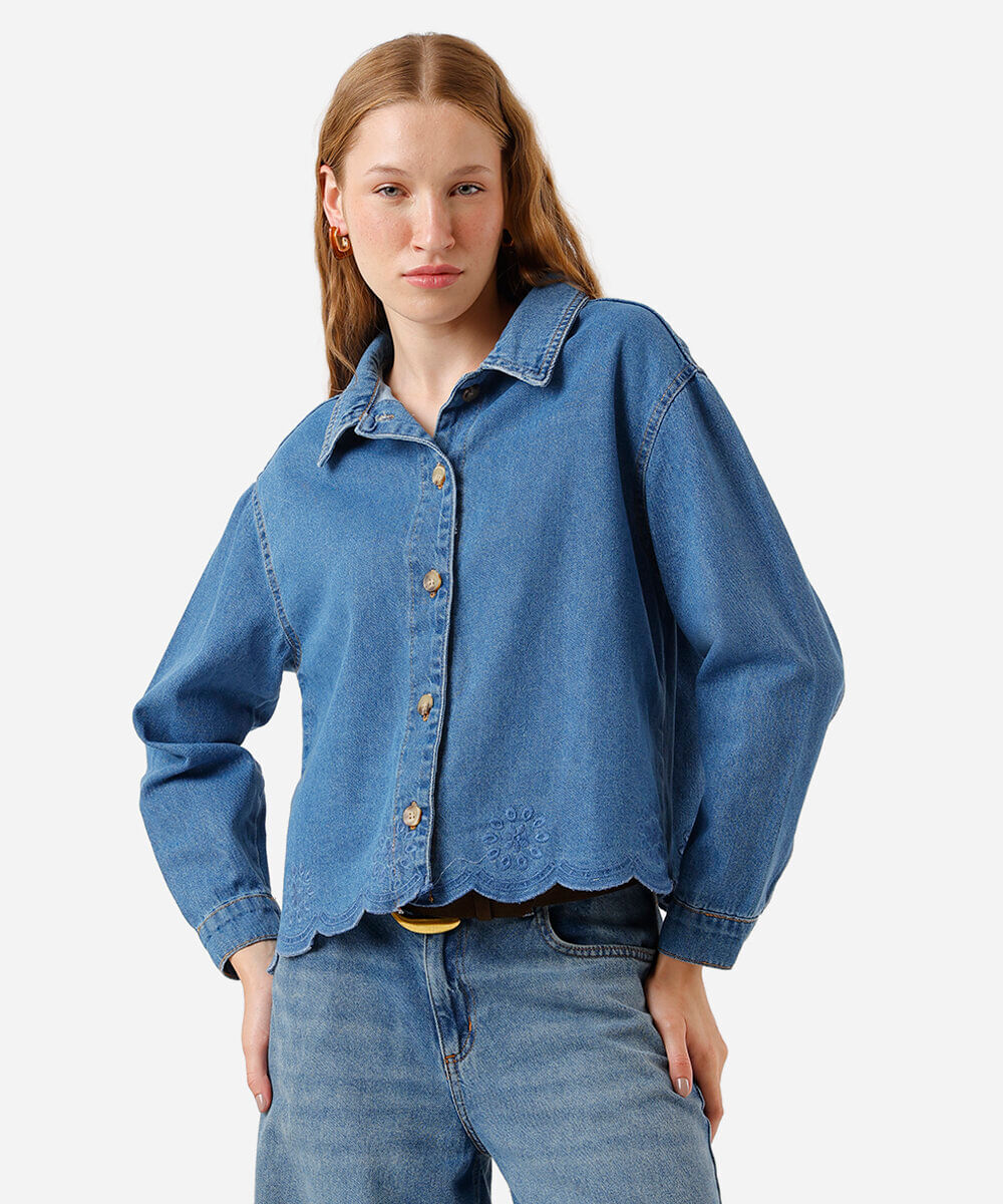 camisa feminina jeans bordada azul