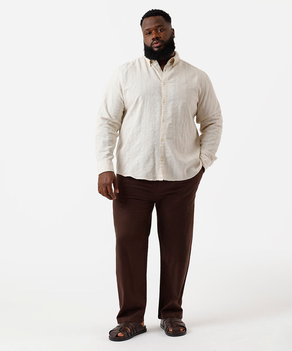 Vista 2 calça reta masculina de sarja cós elástico texturizada plus size C&A Marrom C&A Marrom