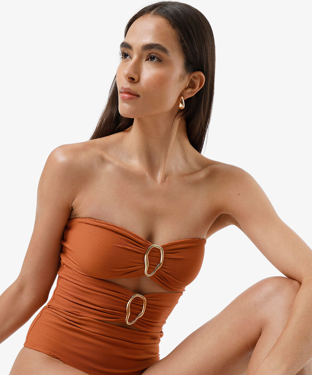 maiô alça fina feminino decote coração com argolas orgânicas marrom