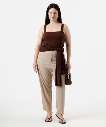calça feminina reta com pences plus size bege 52