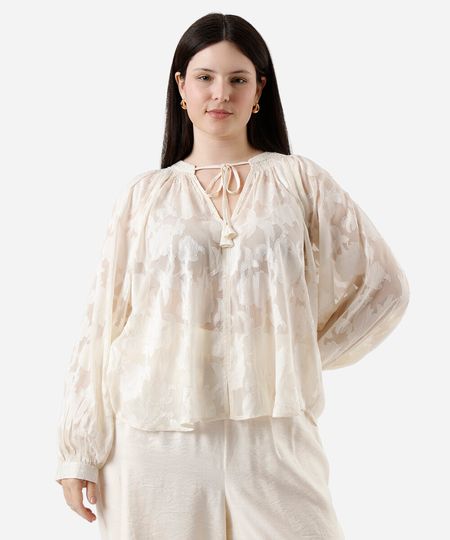 bata feminina em devorê manga longa floral plus size off white GG