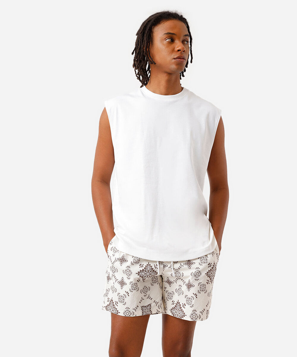 short masculino cós elástico texturizado estampado off white