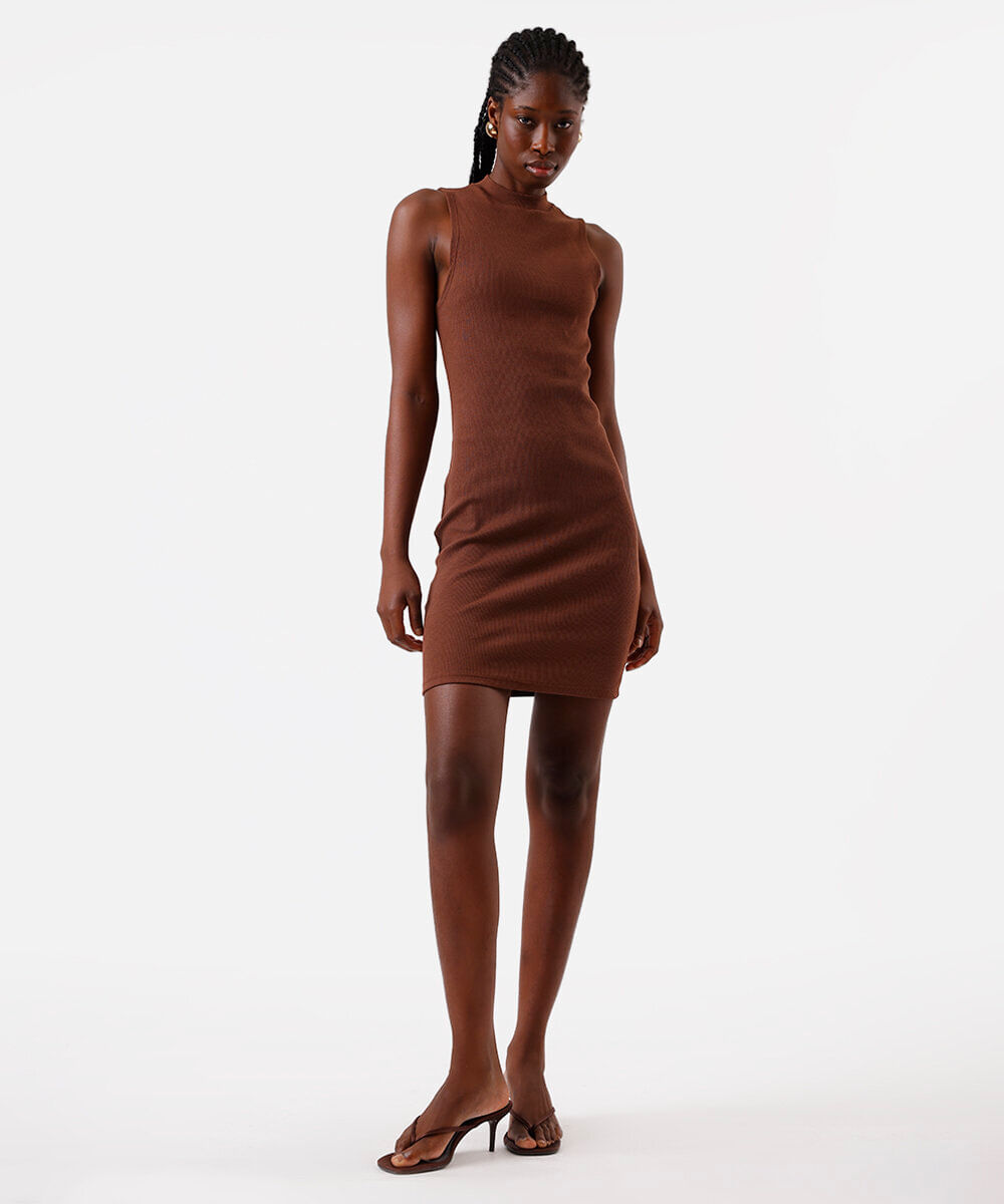 vestido curto feminino de algodão canelado marrom