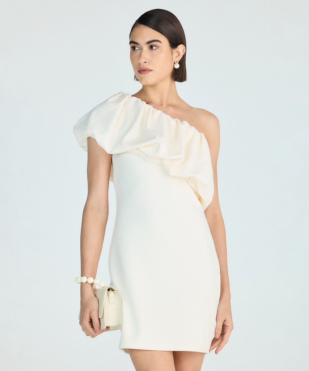 vestido curto feminino ombro único com babado bege