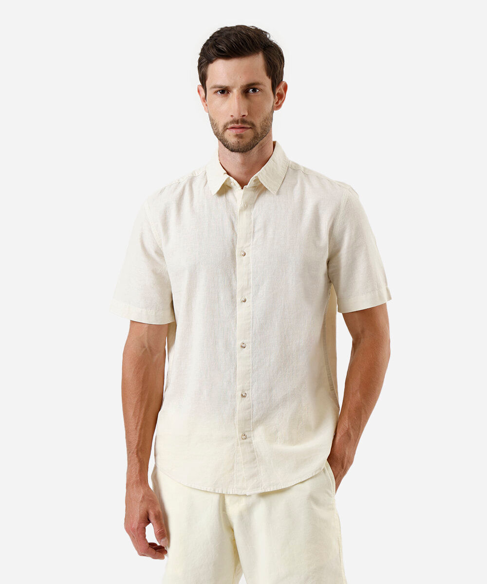 camisa comfort masculina com linho manga curta amarela