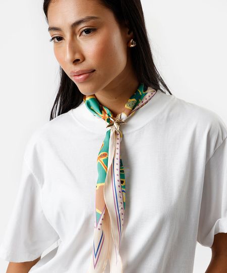 lenço floral acetinado com broche colorido UNICO