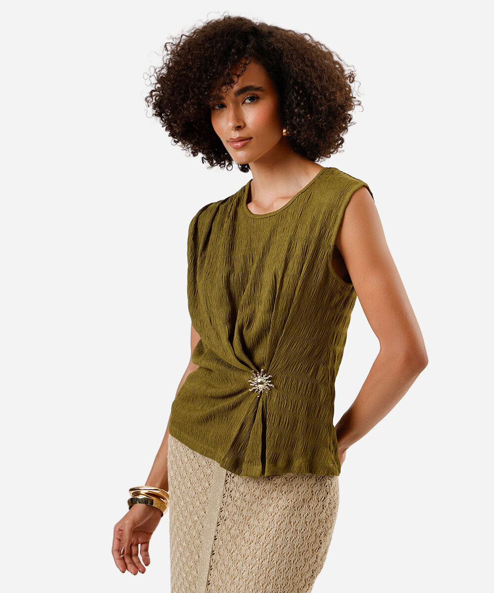 regata feminina texturizada com aviamento verde