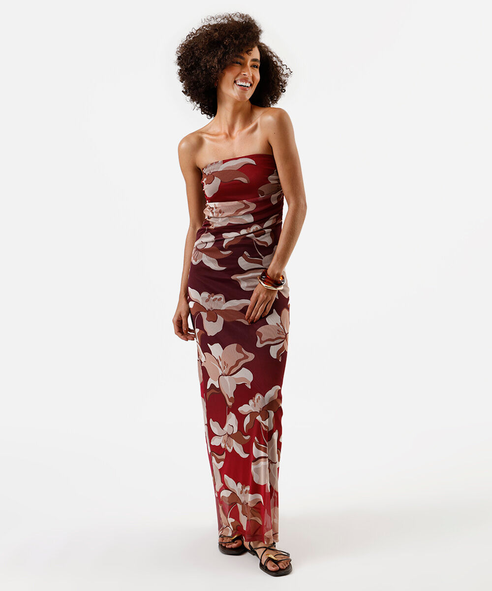 vestido longo feminino de tule sem alça franzido floral vinho