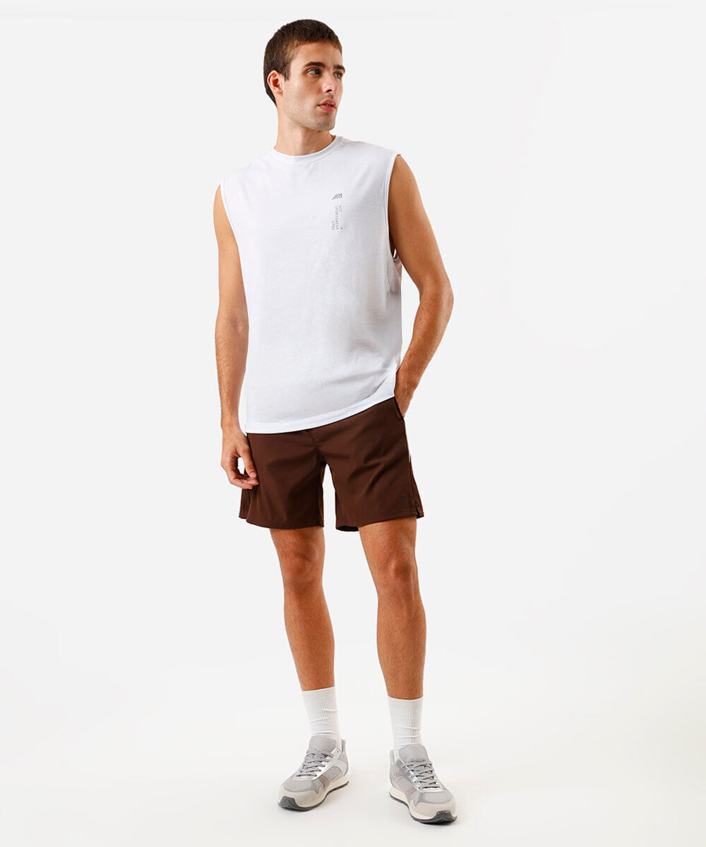 short masculino esportivo ace com recortes marrom