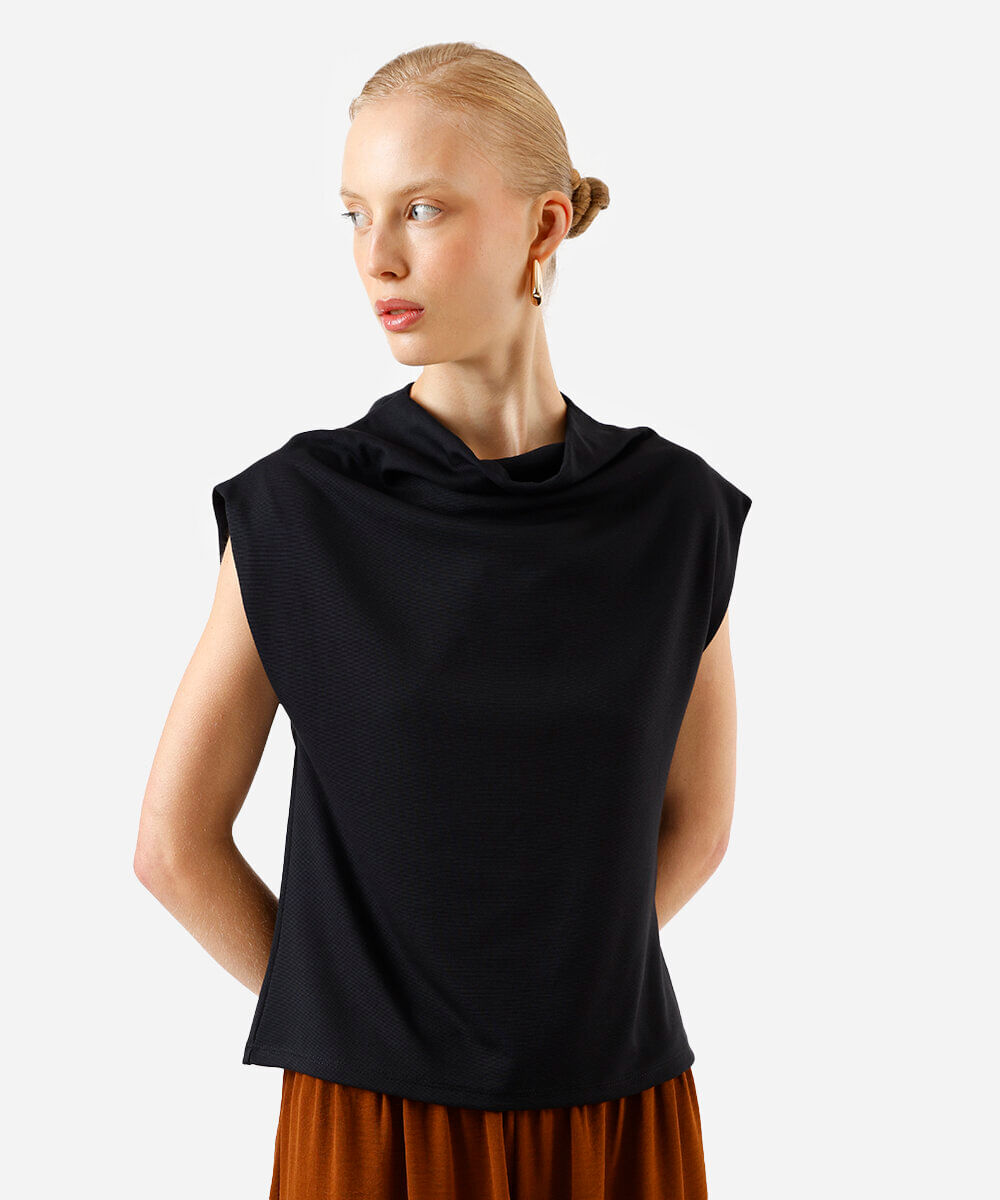 blusa feminina de viscose decote degagê preta
