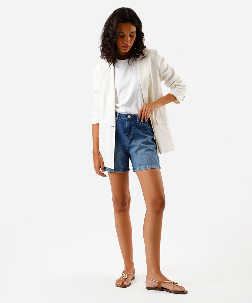 short mom feminino jeans bolso com lapela azul