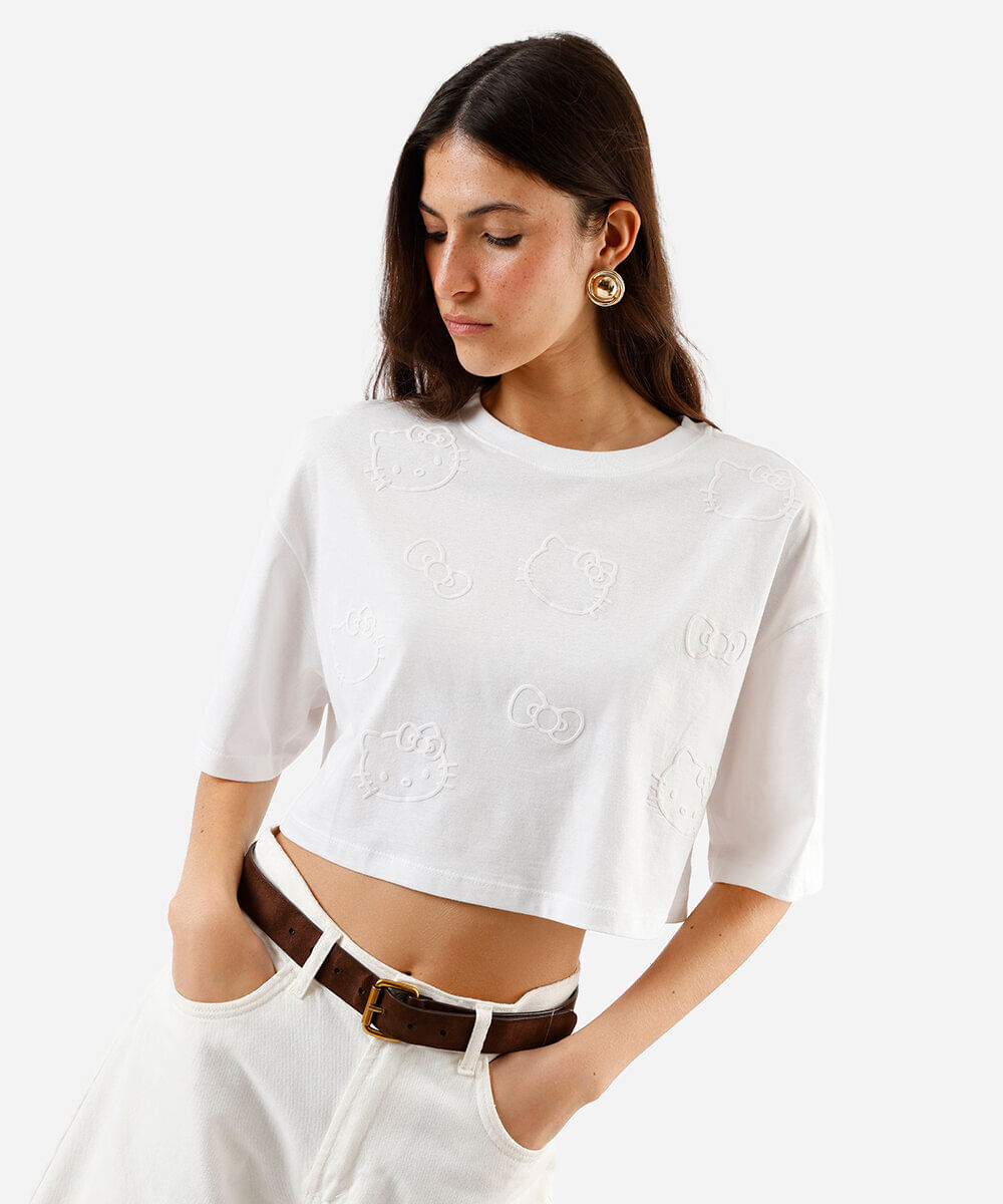 blusa cropped feminina manga curta hello kitty off white