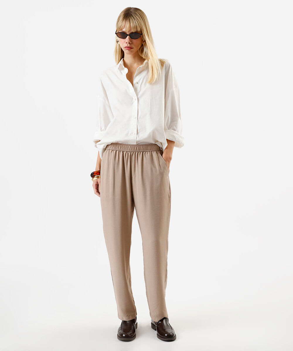calça feminina reta com bolso faca bege