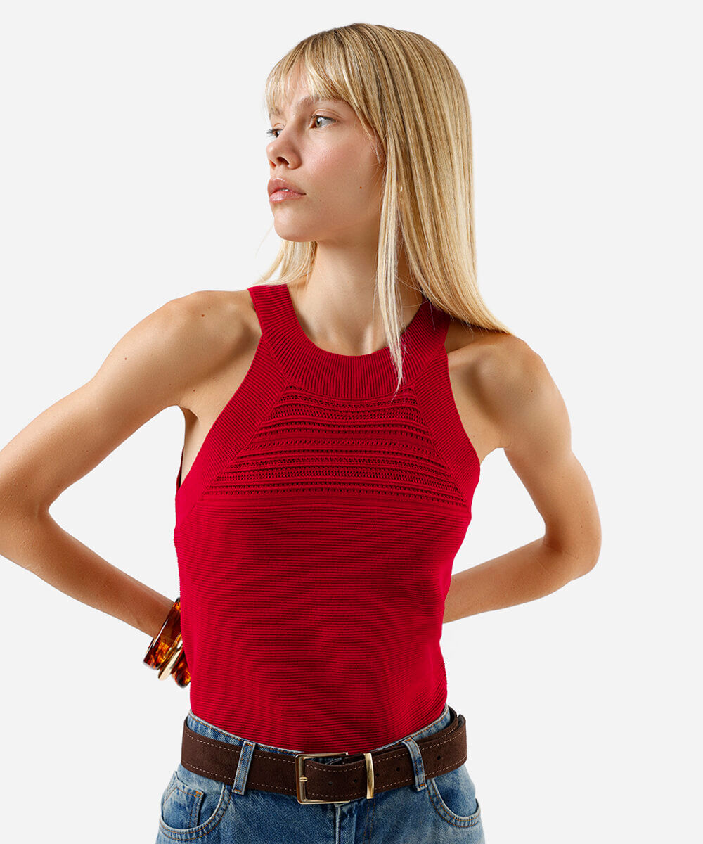 regata feminina halterneck em tricot texturizado vermelha
