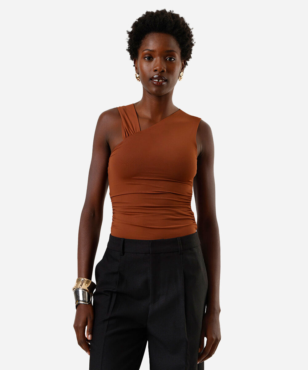 body feminino de poliamida assimétrico franzido marrom