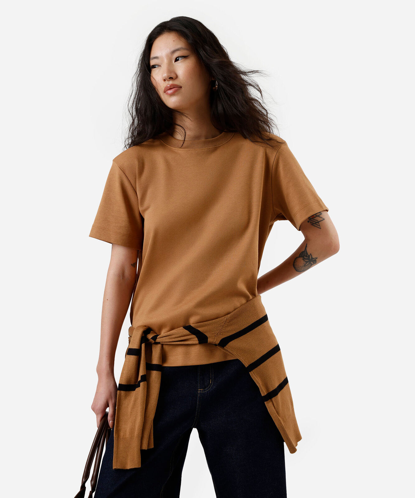 camiseta comfort feminina de algodão peruano interlock marrom