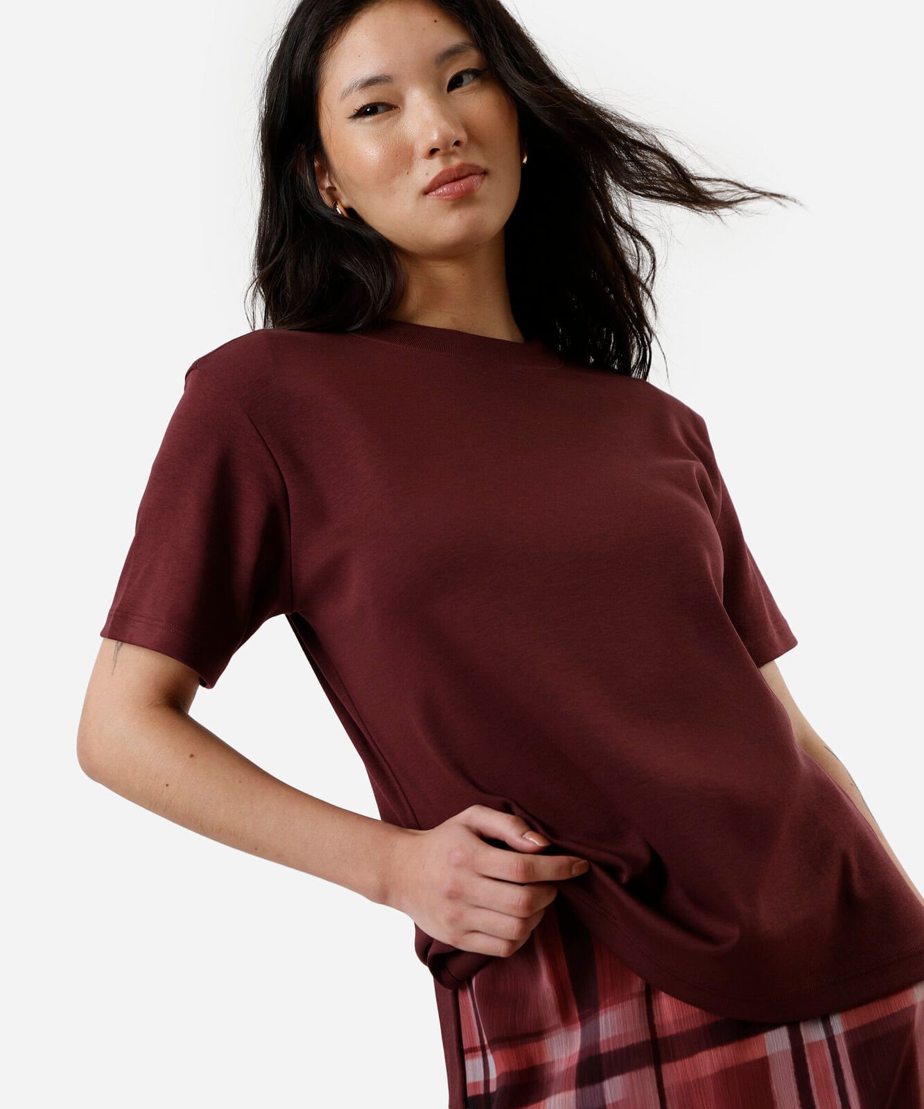camiseta oversized feminina de algodão peruano interlock vinho