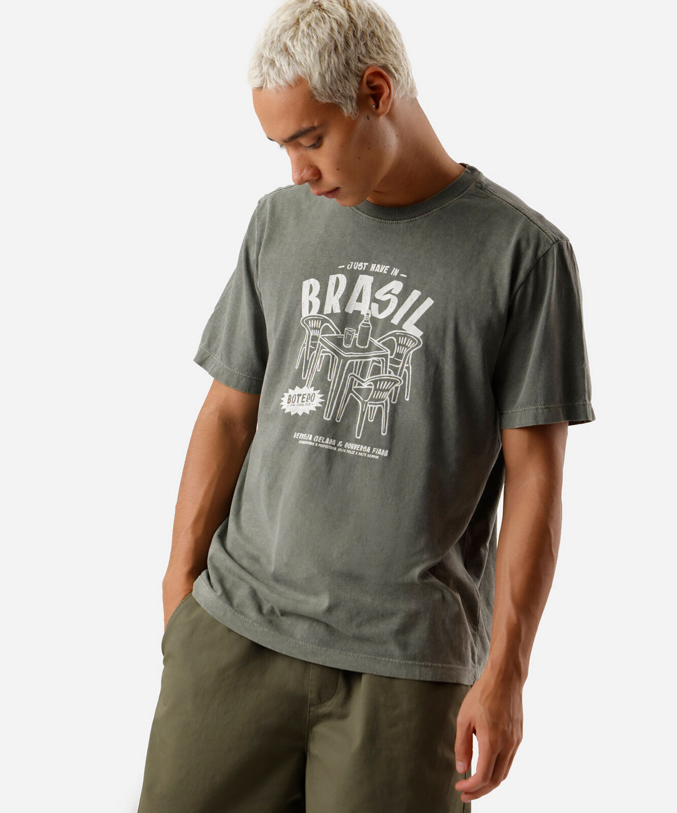 camiseta masculina de algodão estampada estonada verde