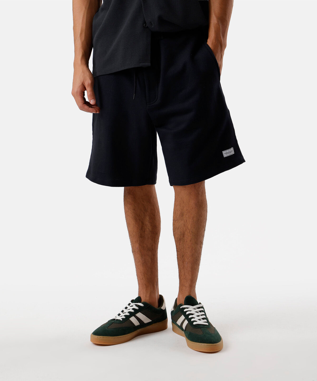 bermuda reta masculina de moletom preta