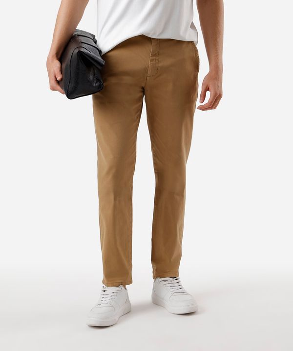 calça chino slim de sarja com elastano masculina bege 46