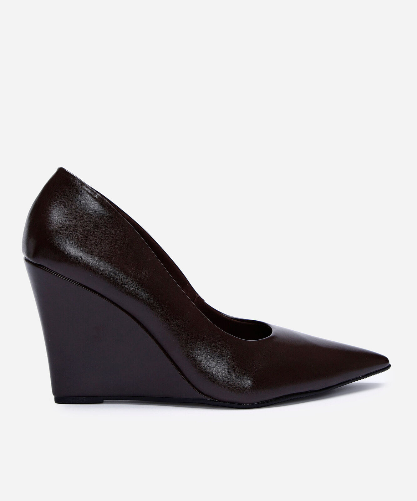 scarpin bico fino anabela oneself marrom