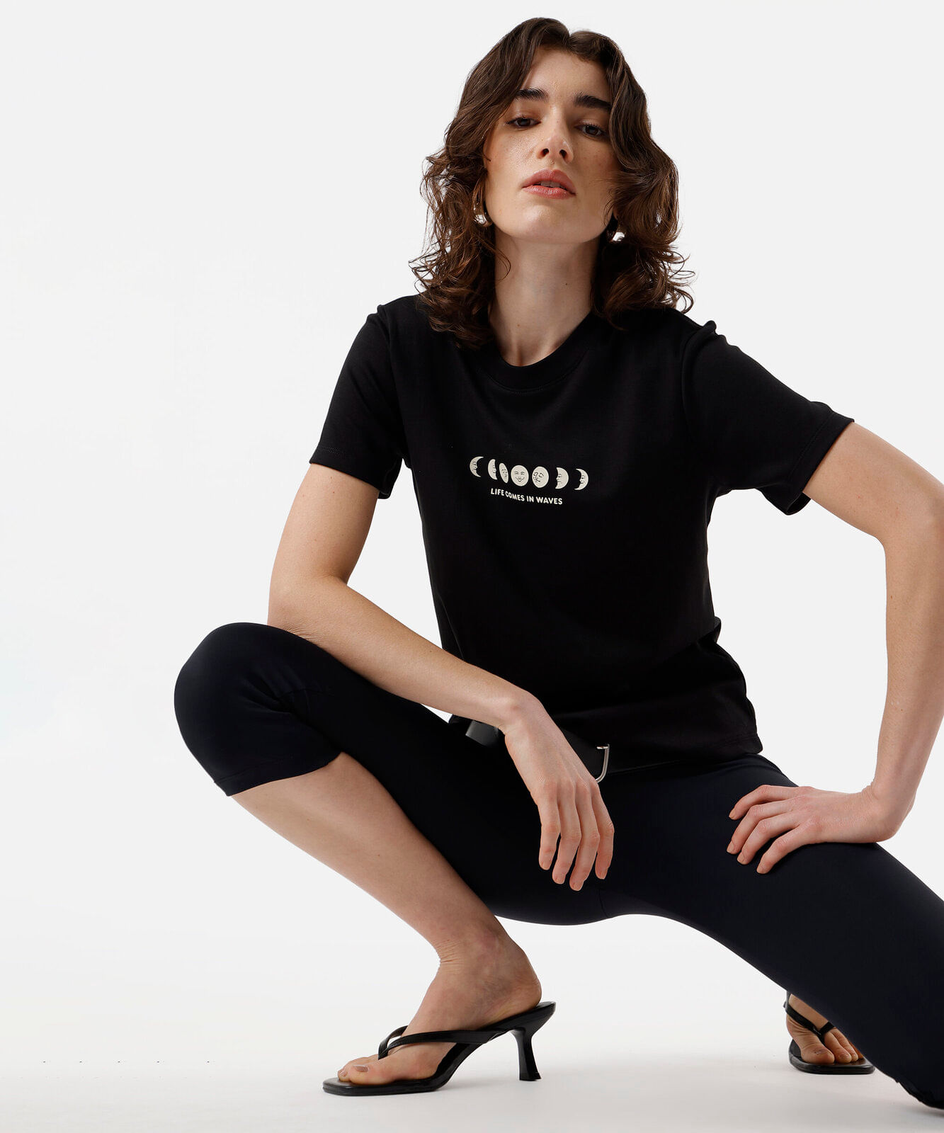 camiseta feminina de algodão estampada preta