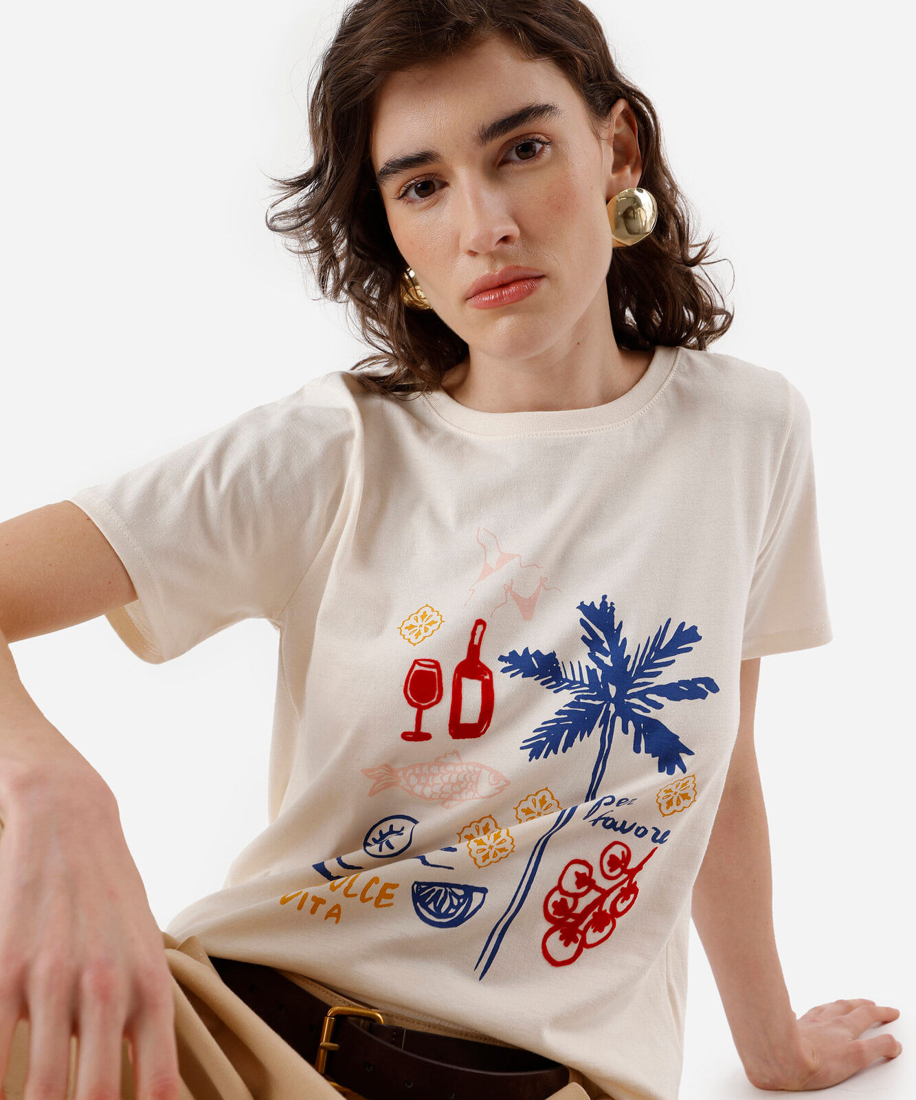 camiseta feminina de algodão estampada bege