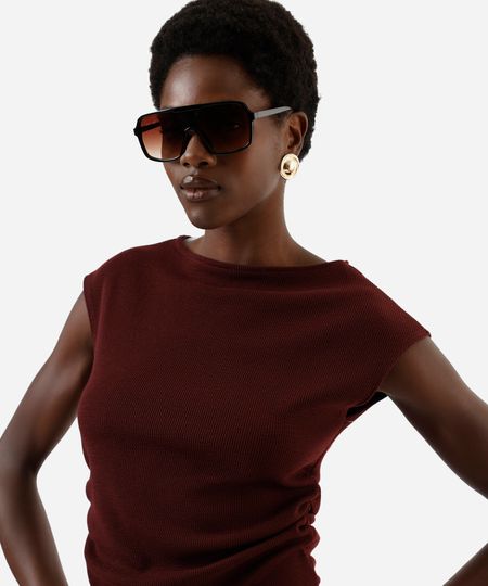 blusa feminina texturizada com pregas laterais vinho P