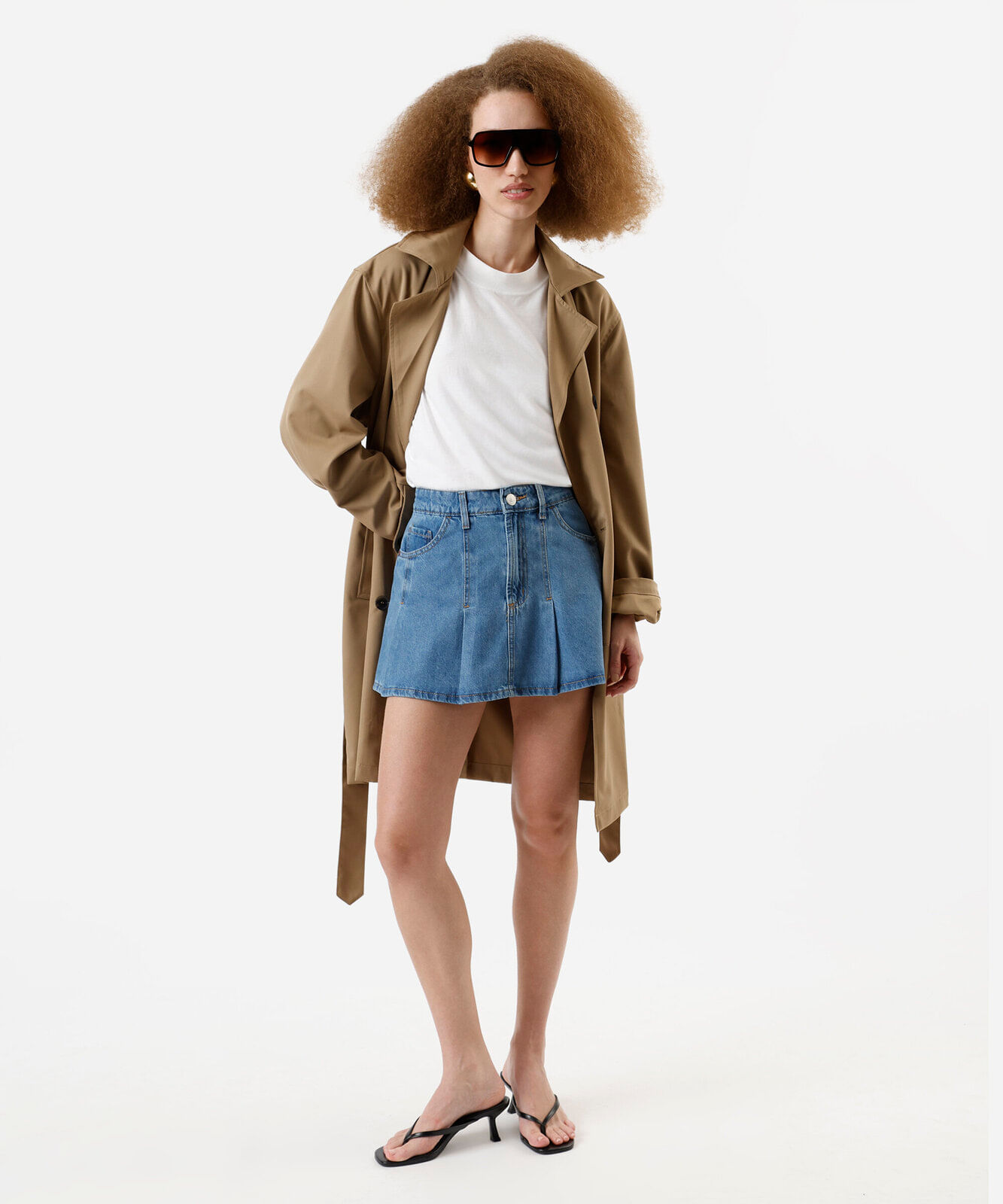 Vista 2 minissaia feminina jeans cintura alta pregas azul C&A Jeans Escuro C&A Jeans Escuro