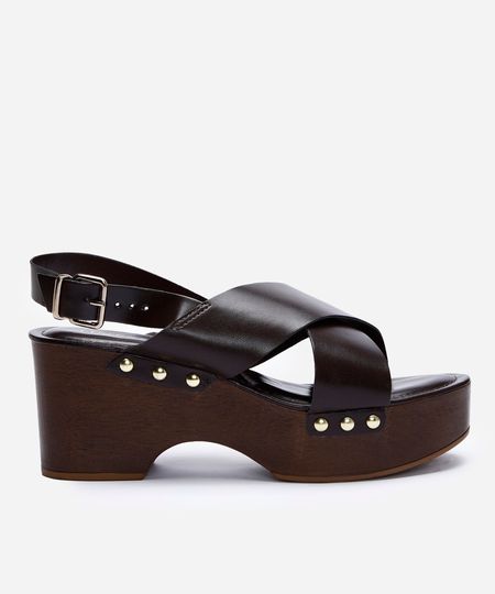 sandália plataforma com tachas oneself marrom 35 sandália plataforma com tachas oneself marrom 35