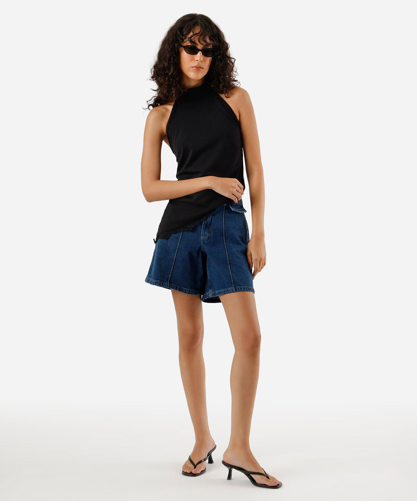 Vista 2 bermuda feminina jeans com nervuras azul C&A Jeans Amaciado C&A Jeans Amaciado