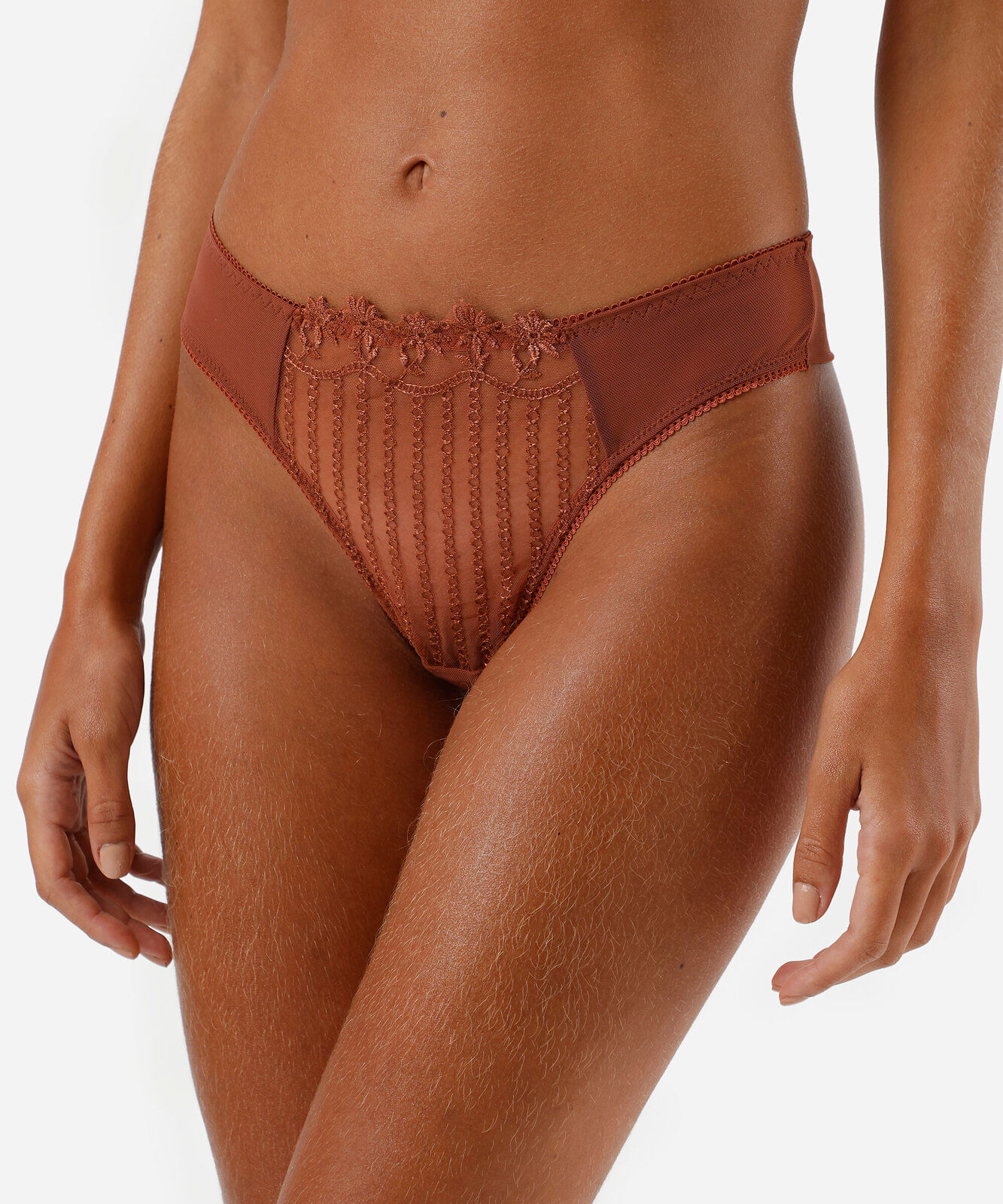 calcinha fio dental de tule e renda marrom