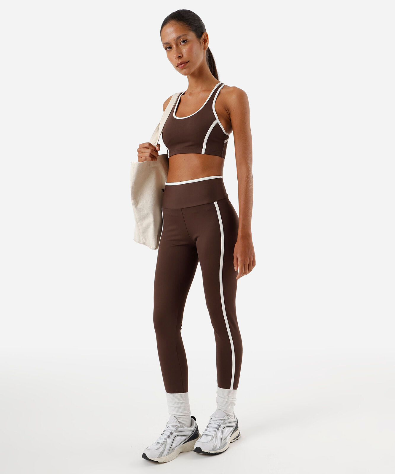 calça legging feminina esportiva com viés marrom