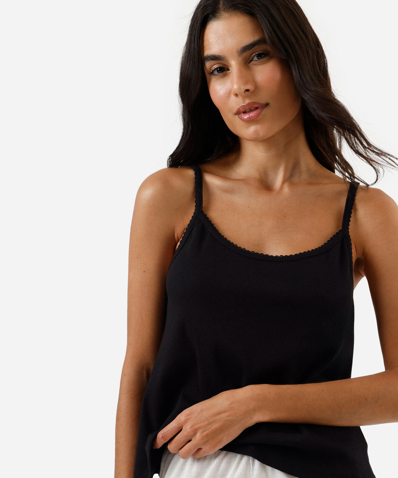 regata de pijama feminina com algodão alça fina canelada preta