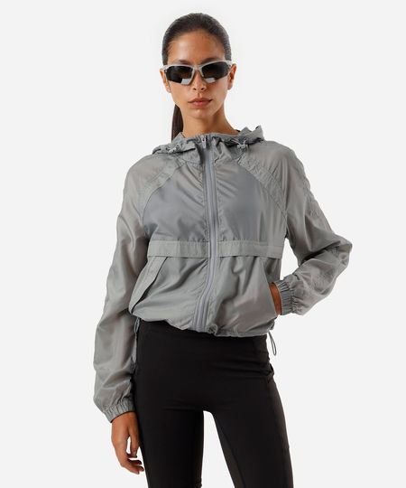 jaqueta corta vento com capuz esportiva ace cinza P