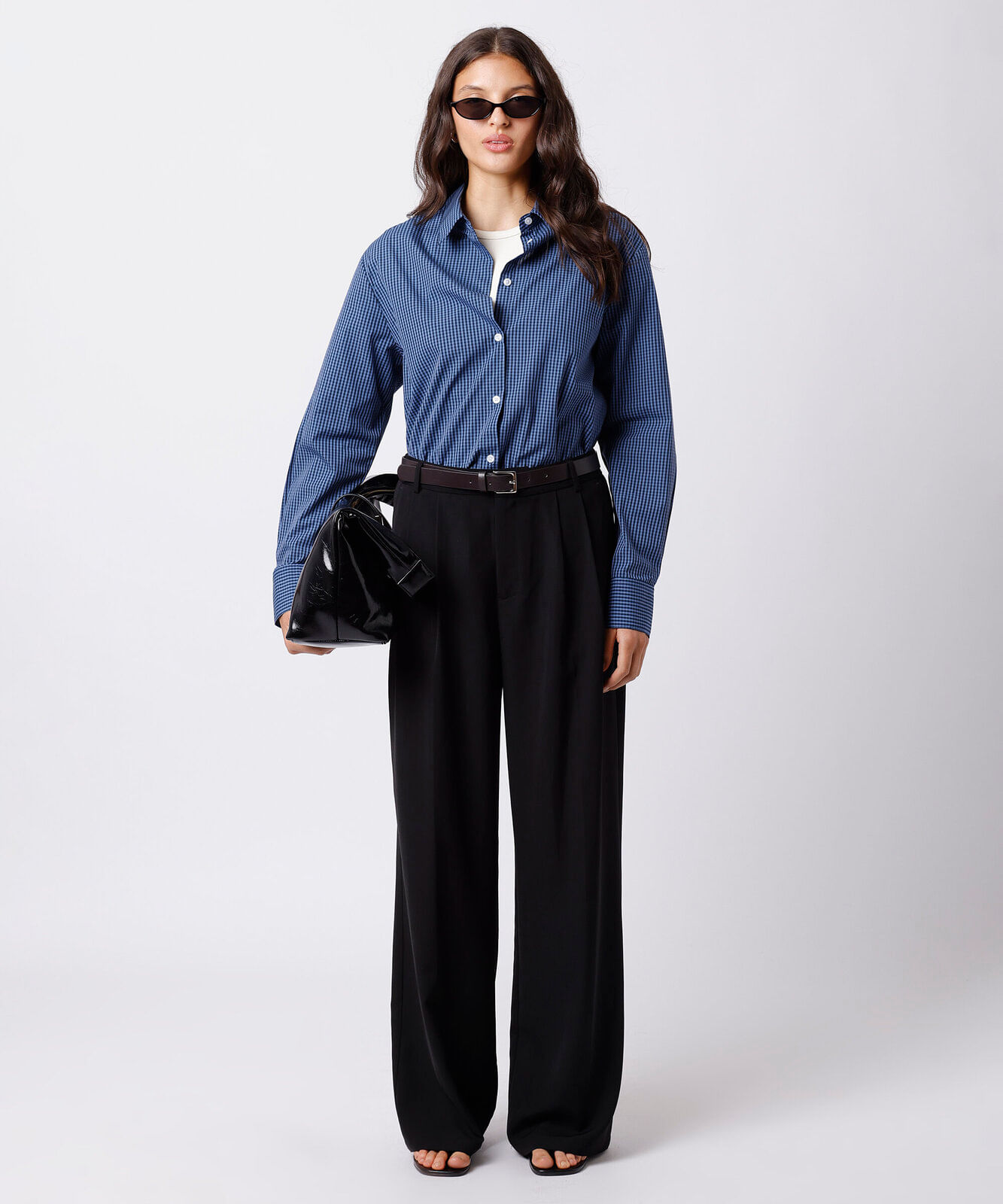 calça de alfaiataria feminina com pregas e cinto mindset preta