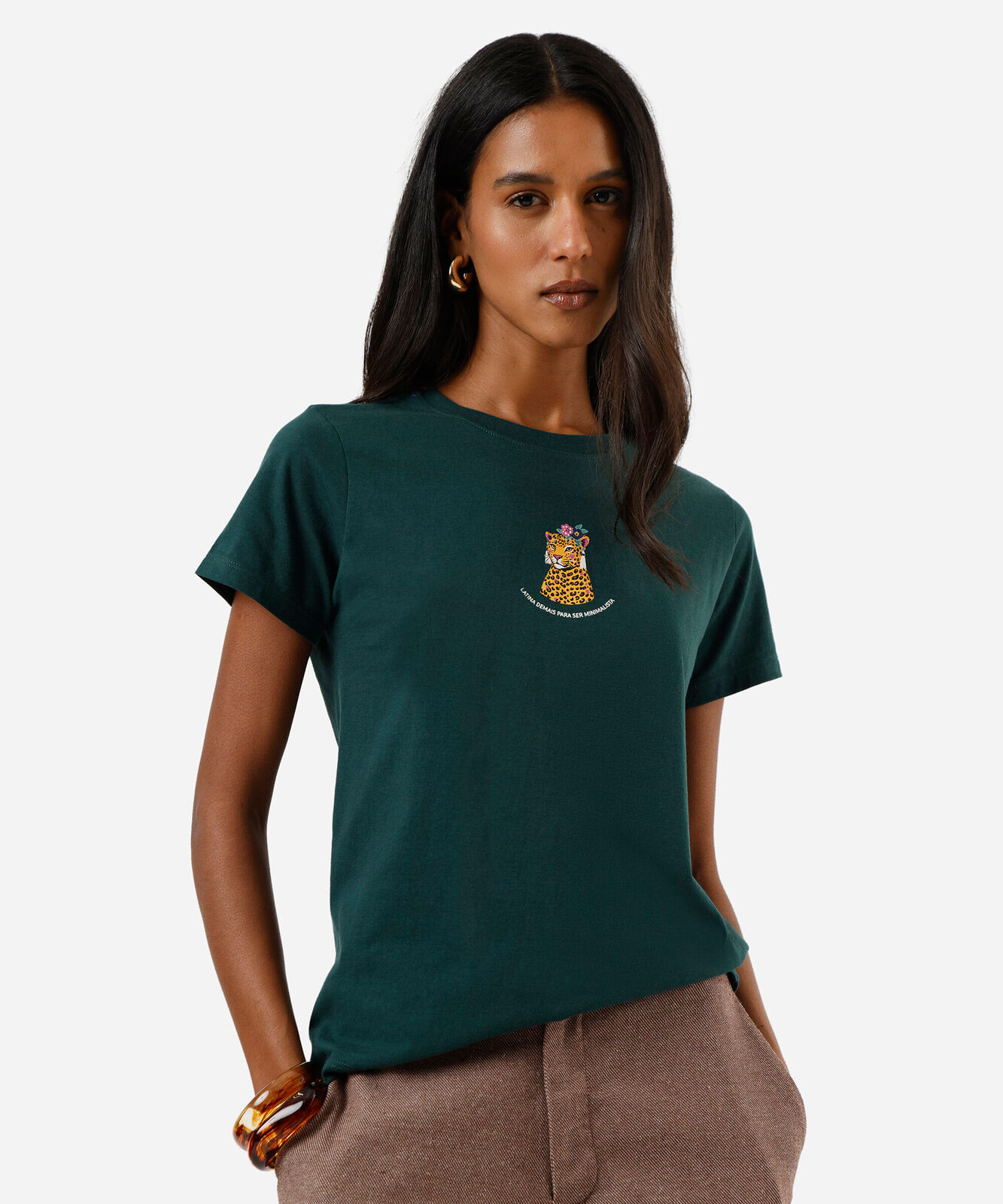 camiseta feminina latina minimalista verde