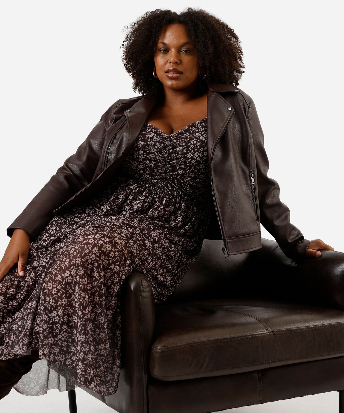 jaqueta biker de pu plus size marrom