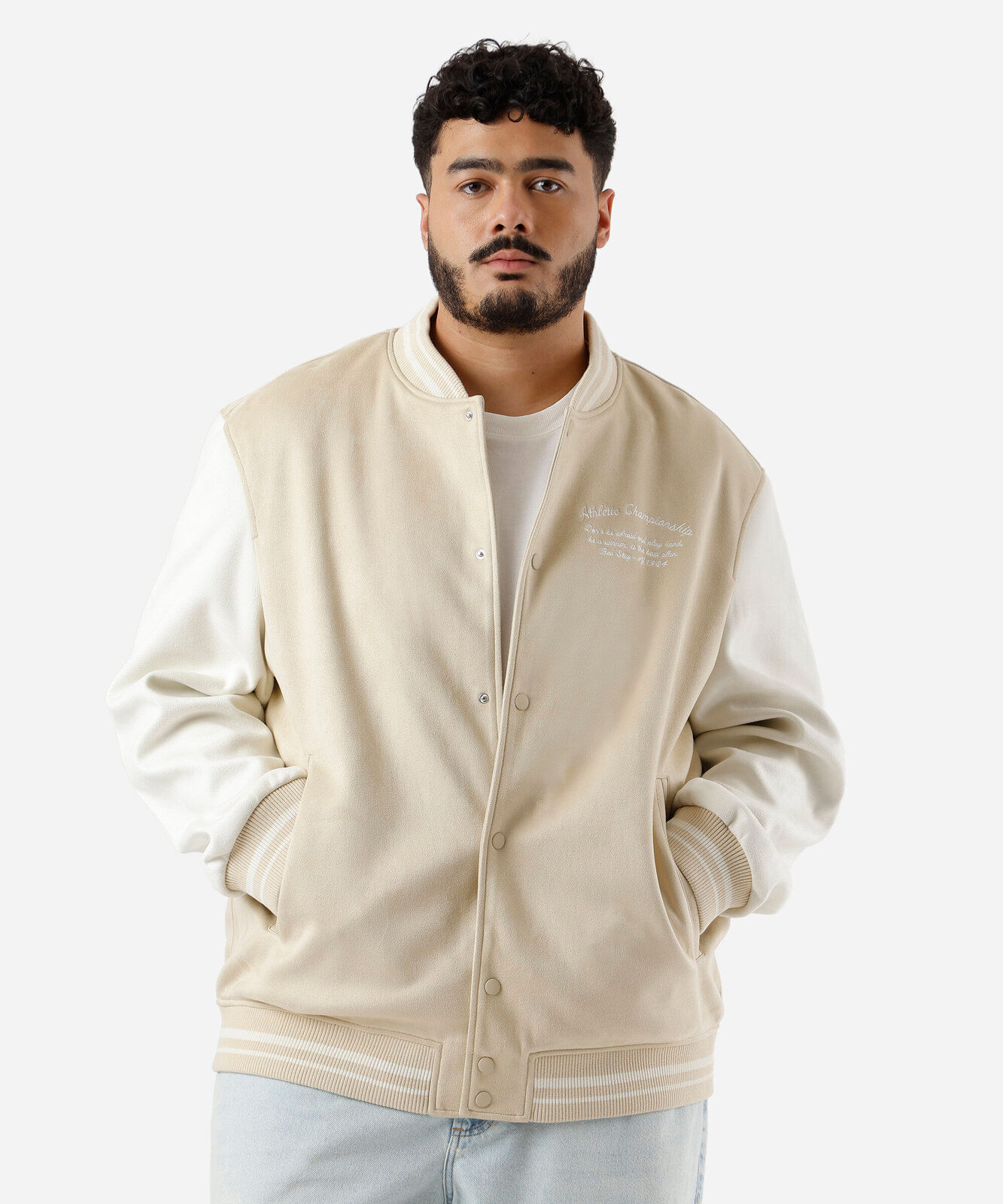 jaqueta bomber college masculina de suede com bordado plus size bege