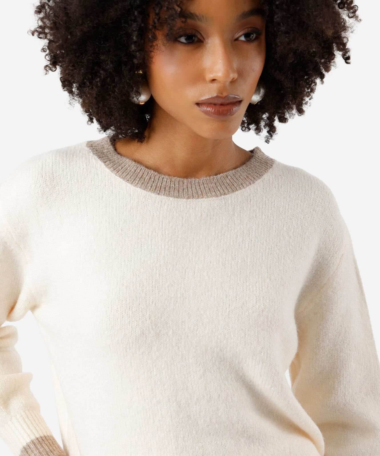 suéter feminino de tricot bege