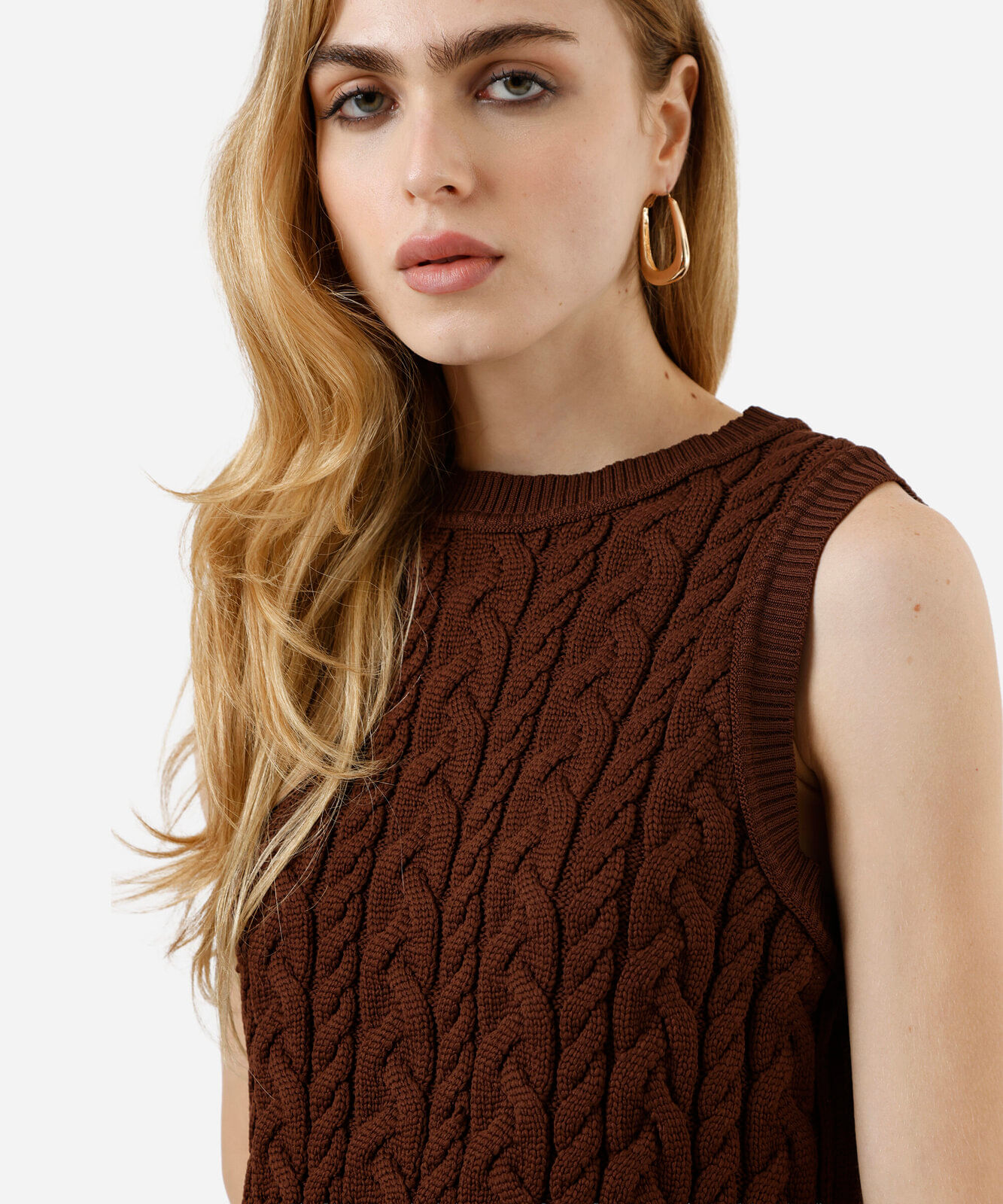 colete feminino de tricot texturizado marrom
