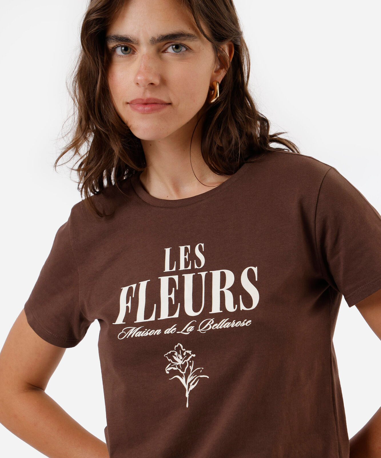 camiseta feminina de algodão estampada marrom
