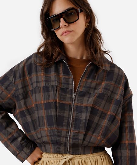jaqueta cropped feminina com pregas xadrez marrom P