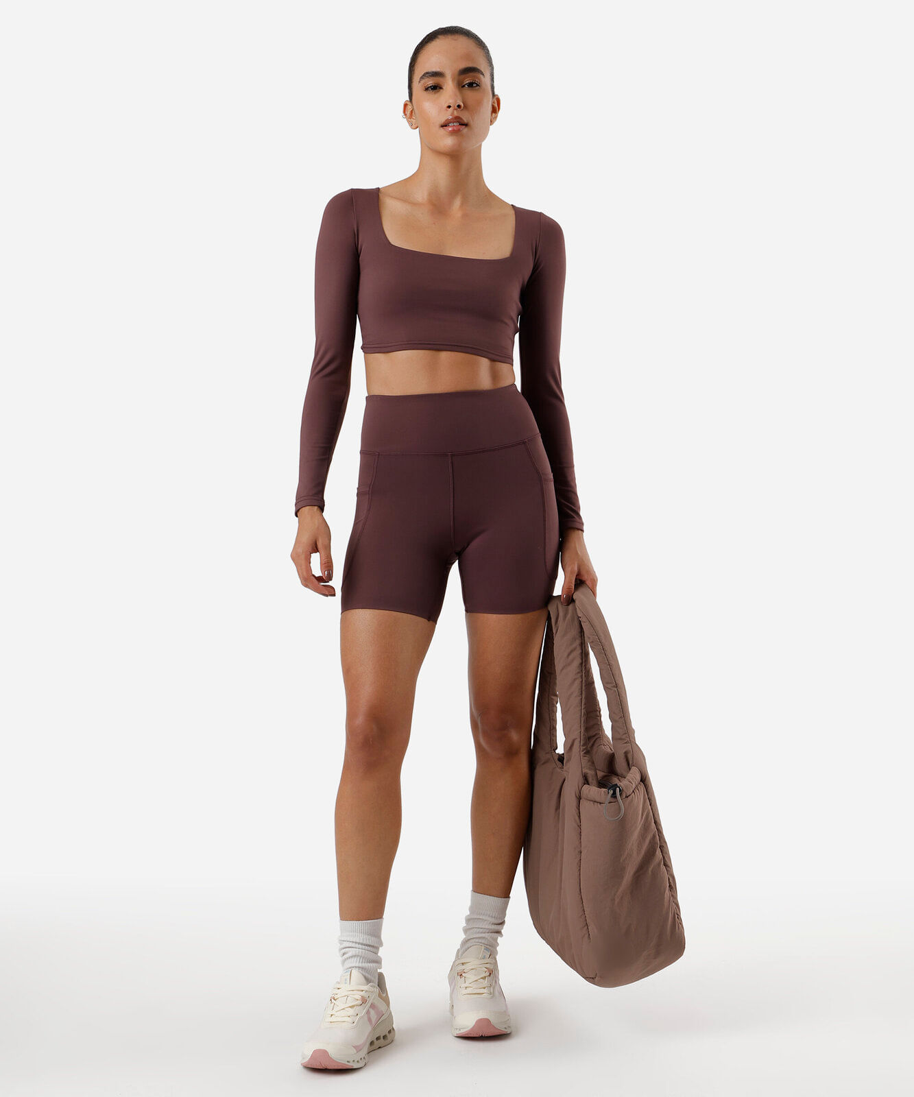 bermuda feminina esportiva com bolsos vermelho