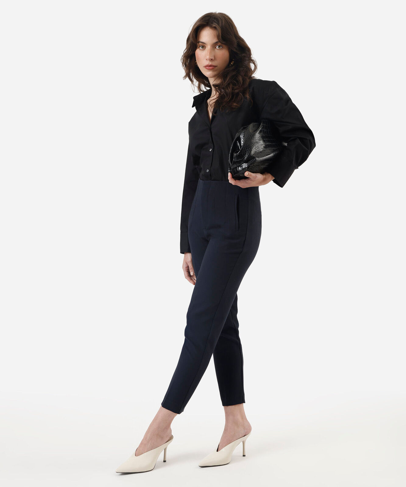 calça de alfaiataria reta feminina com pences azul