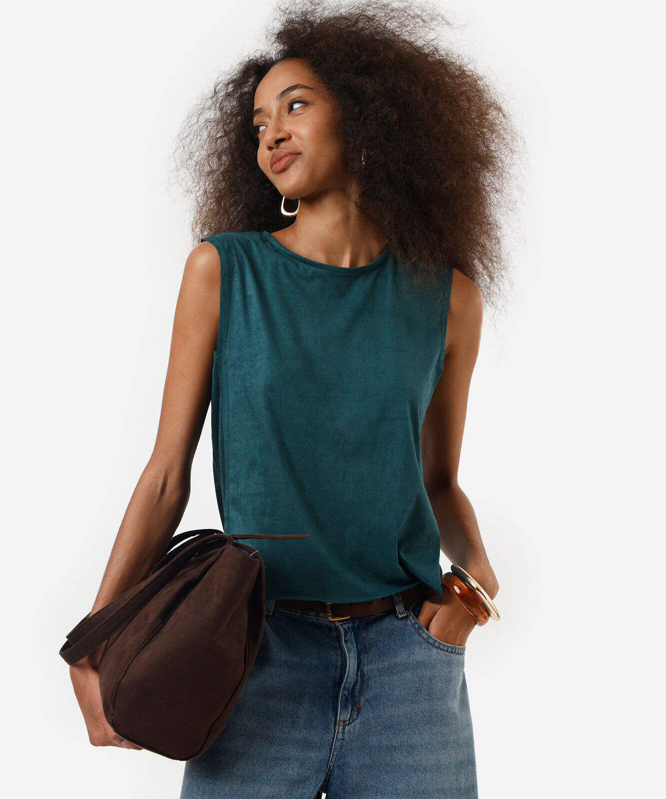 regata feminina de suede decote redondo verde