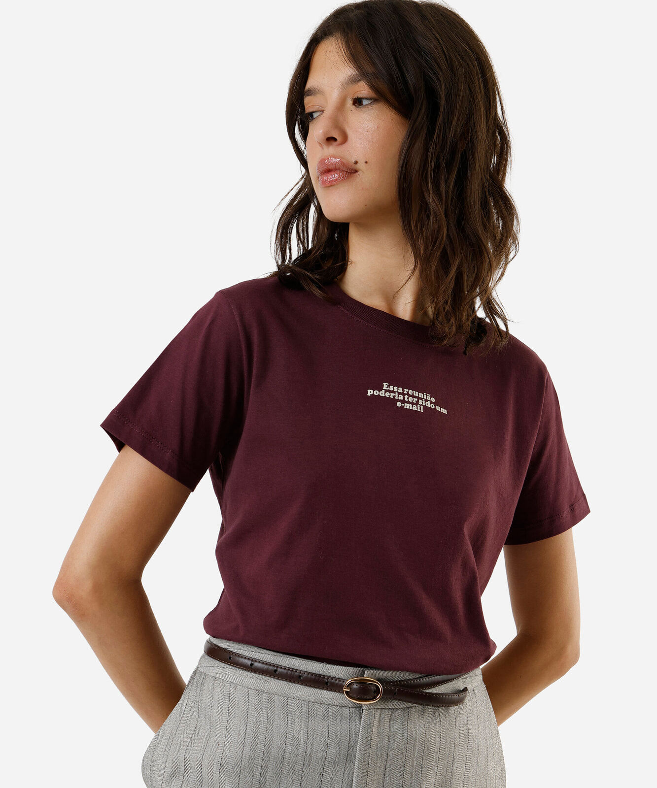 camiseta feminina de algodão estampada vinho